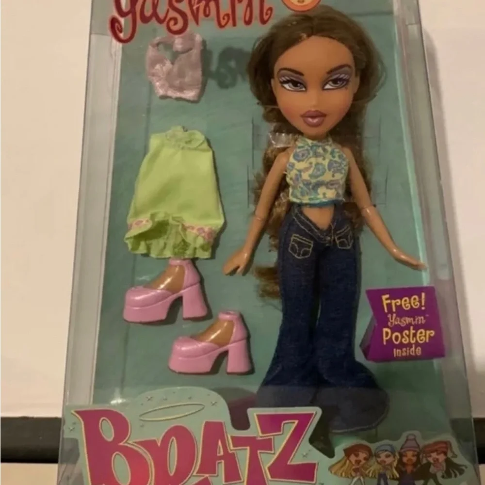 Vintage Bratz Flaunt It Yasmin 2002‎ Original RARE OUTFIT With Poster NEW